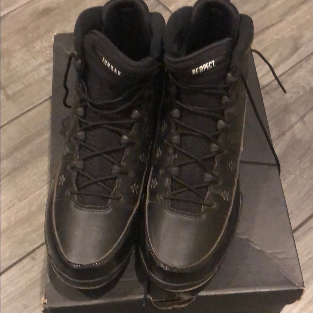 Baseball shoes